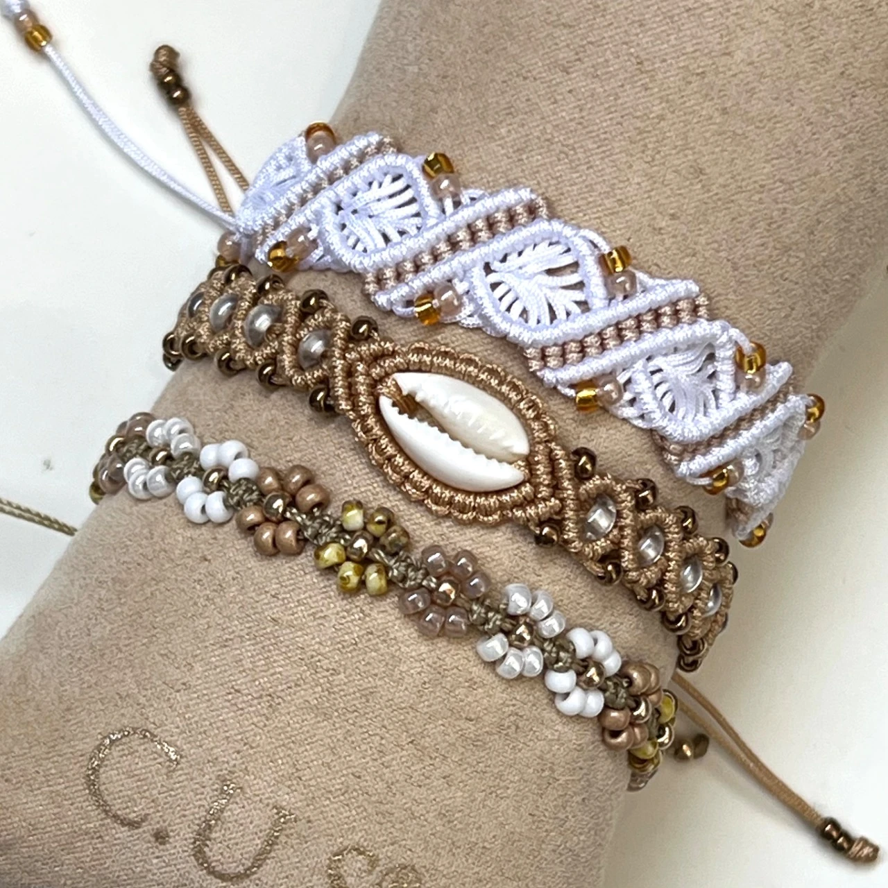 Macramé armbanden beige-wit